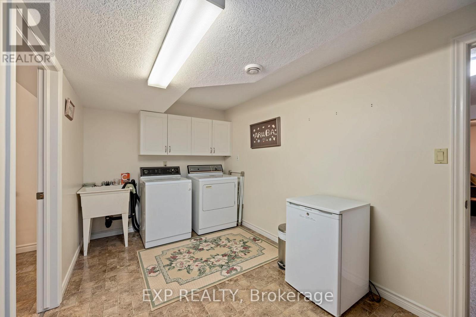 56 Lake Margaret Trail, St. Thomas, ON - Indoor Photo Showing Laundry Room