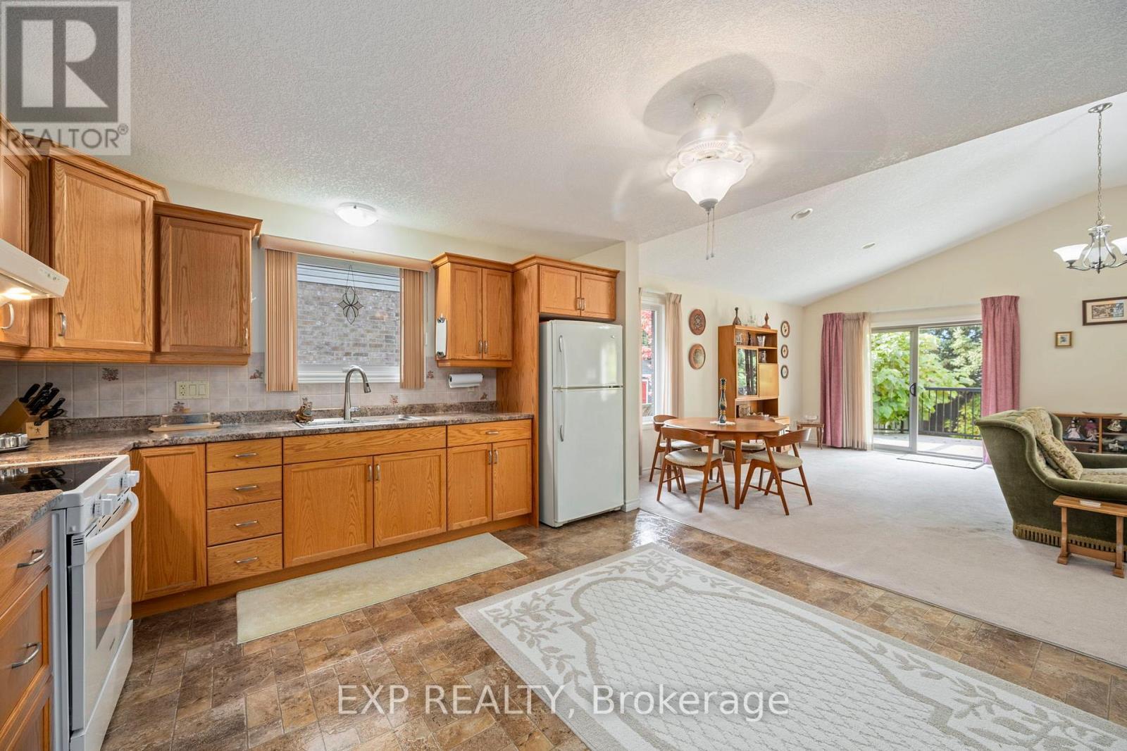 56 Lake Margaret Trail, St. Thomas, ON - Indoor Photo Showing Kitchen