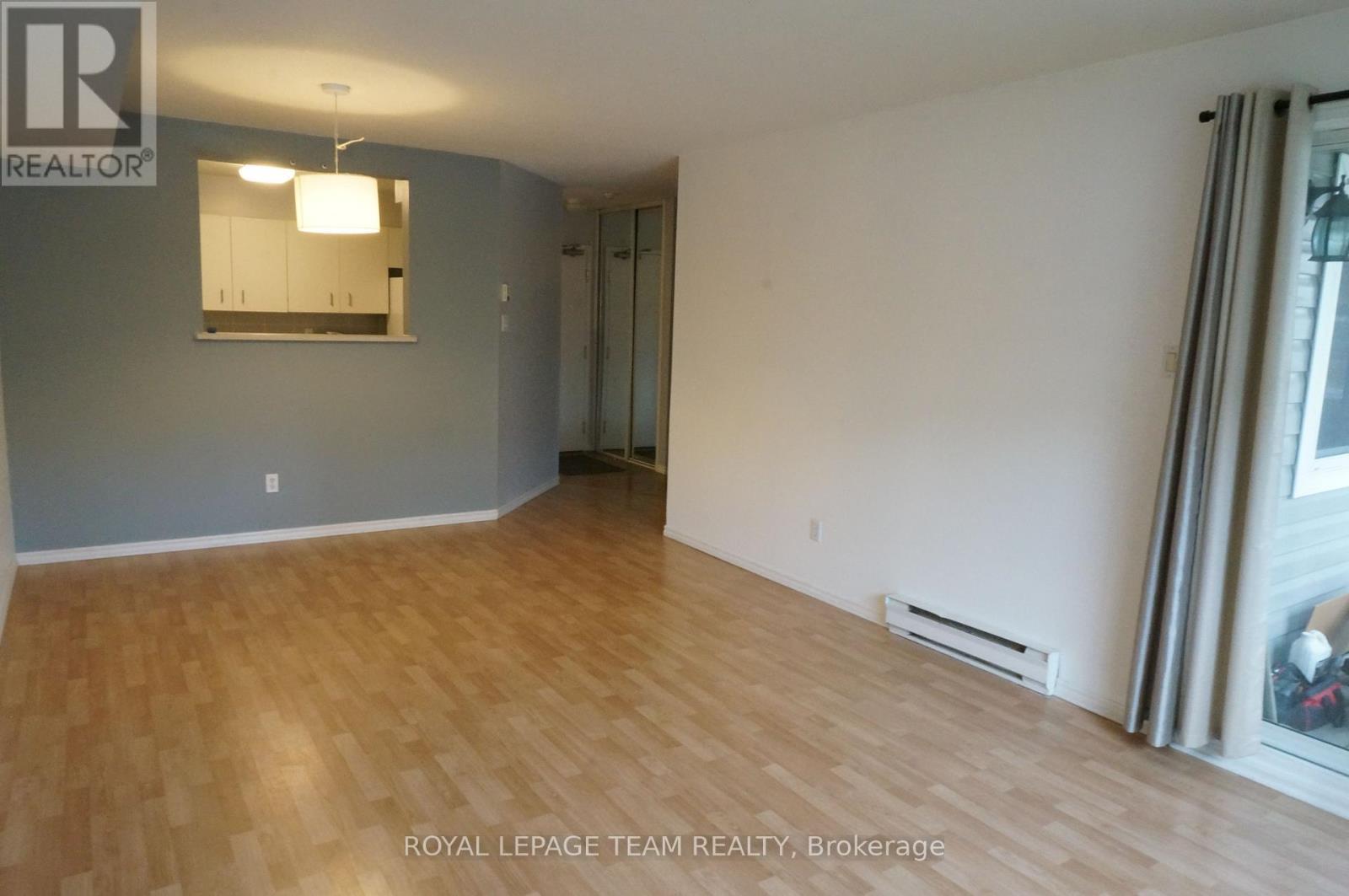 Living / Dinning view towards entrance door - 217 - 316 Lorry Greenberg Drive, Ottawa, ON - Indoor Photo Showing Other Room