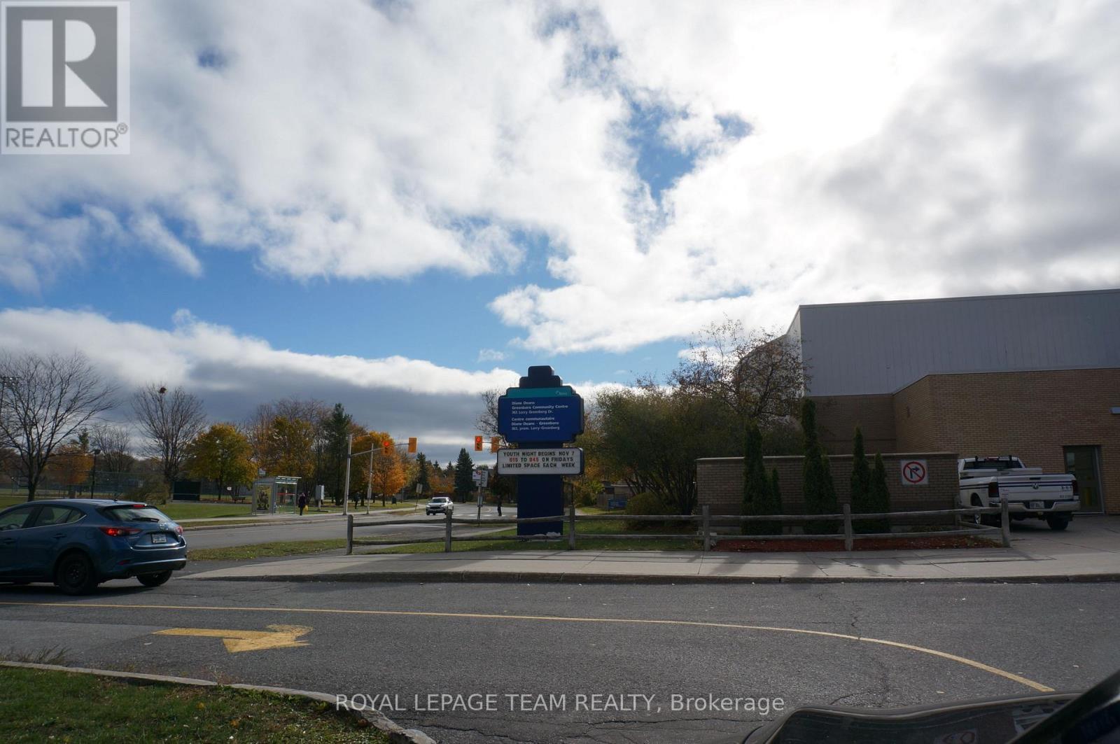 Lorry Greenberg Community and Public Library - 217 - 316 Lorry Greenberg Drive, Ottawa, ON - Outdoor With View