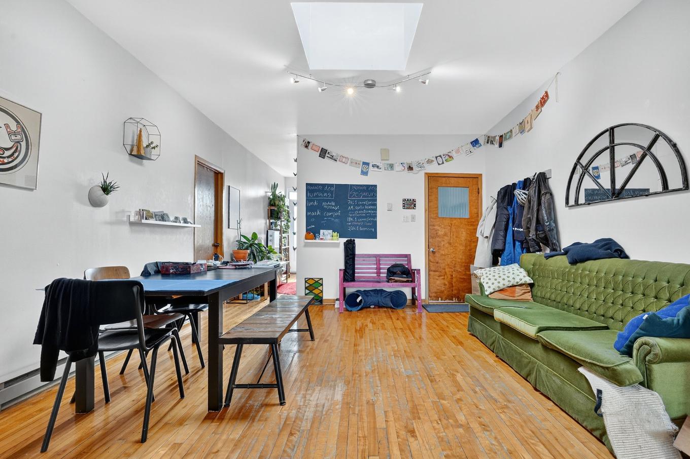 Vue d'ensemble - 8385 - 8389 Rue St-Denis, Montréal (Villeray/Saint-Michel/Parc-Extension), QC - Indoor