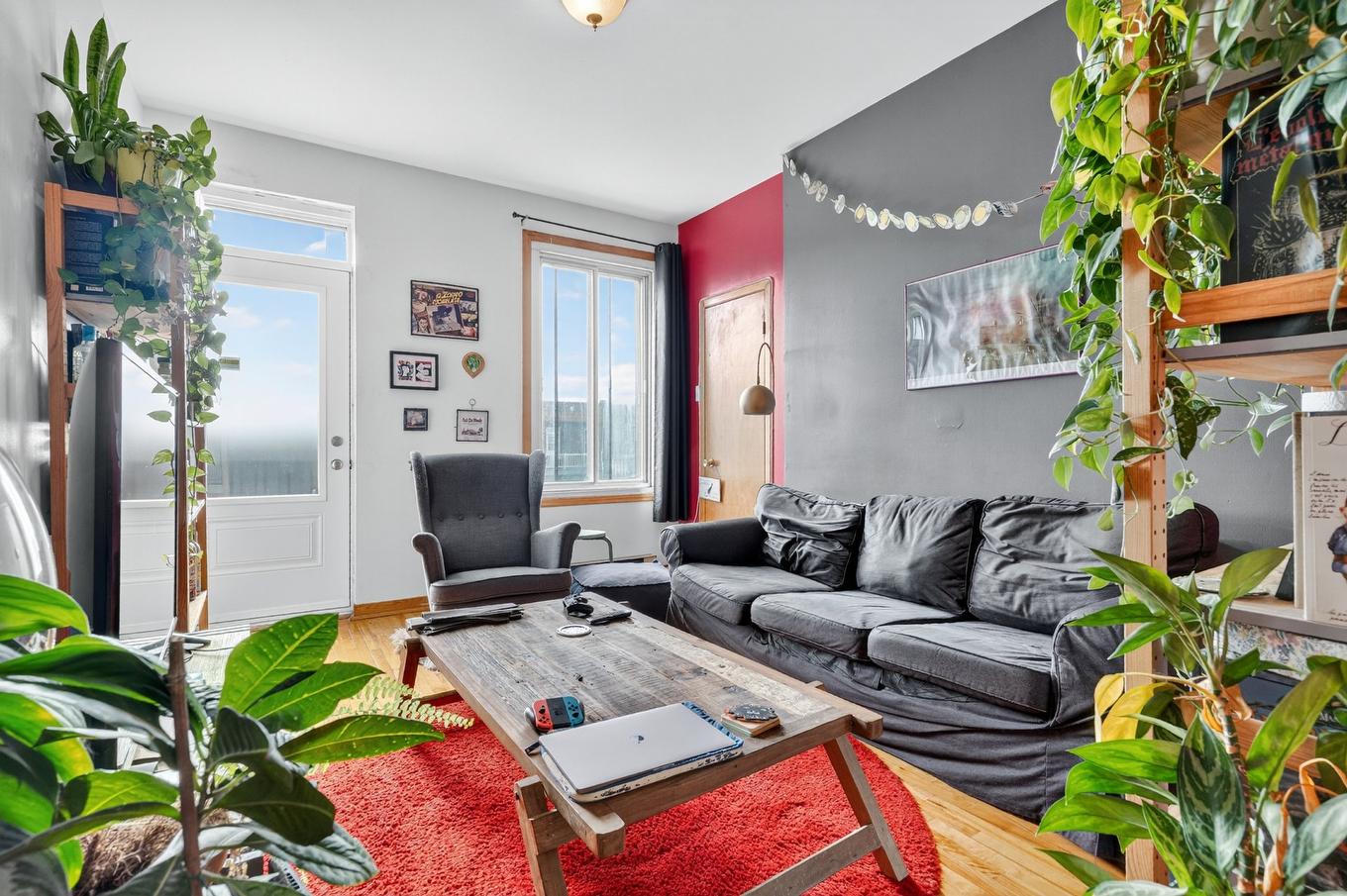 Salon - 8385 - 8389 Rue St-Denis, Montréal (Villeray/Saint-Michel/Parc-Extension), QC - Indoor Photo Showing Living Room