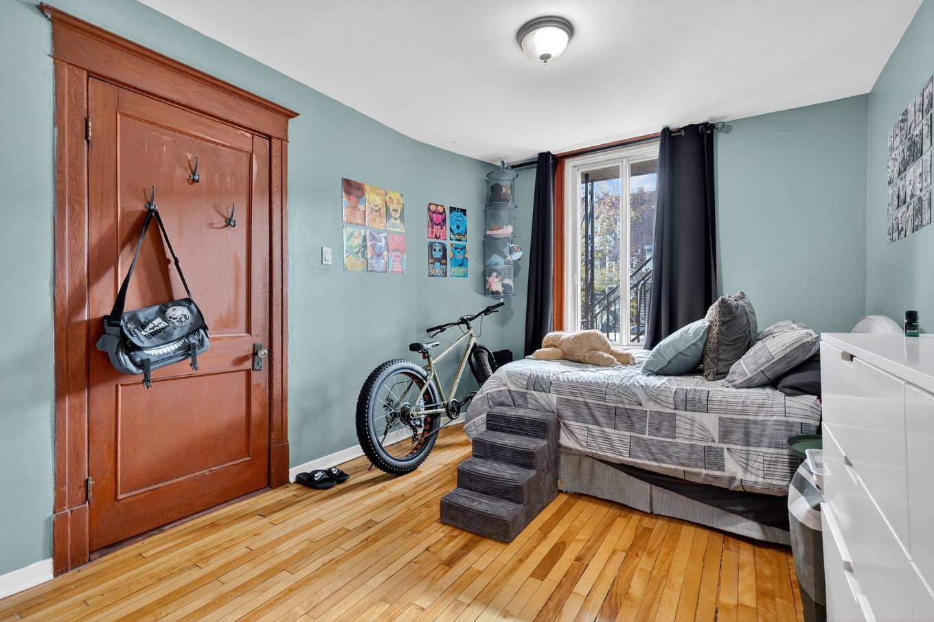 Chambre à coucher - 8385 - 8389 Rue St-Denis, Montréal (Villeray/Saint-Michel/Parc-Extension), QC - Indoor