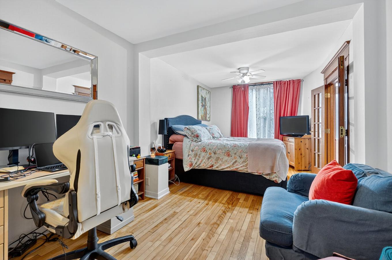 Chambre à coucher principale - 8385 - 8389 Rue St-Denis, Montréal (Villeray/Saint-Michel/Parc-Extension), QC - Indoor Photo Showing Bedroom