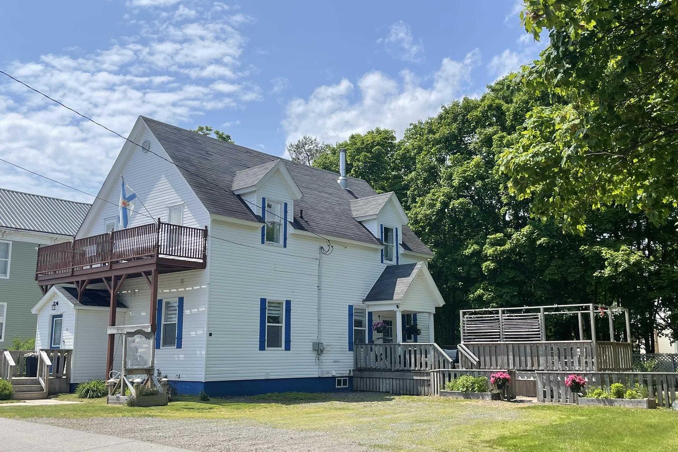 33 Pleasant Street, Parrsboro, NS
