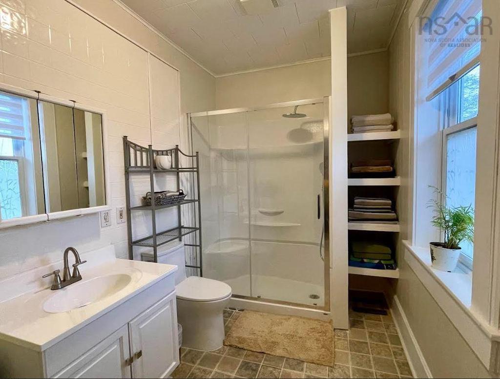 33 Pleasant Street, Parrsboro, NS