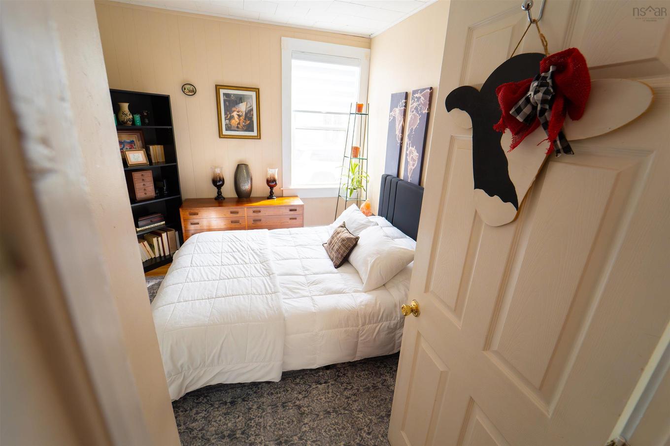 33 Pleasant Street, Parrsboro, NS