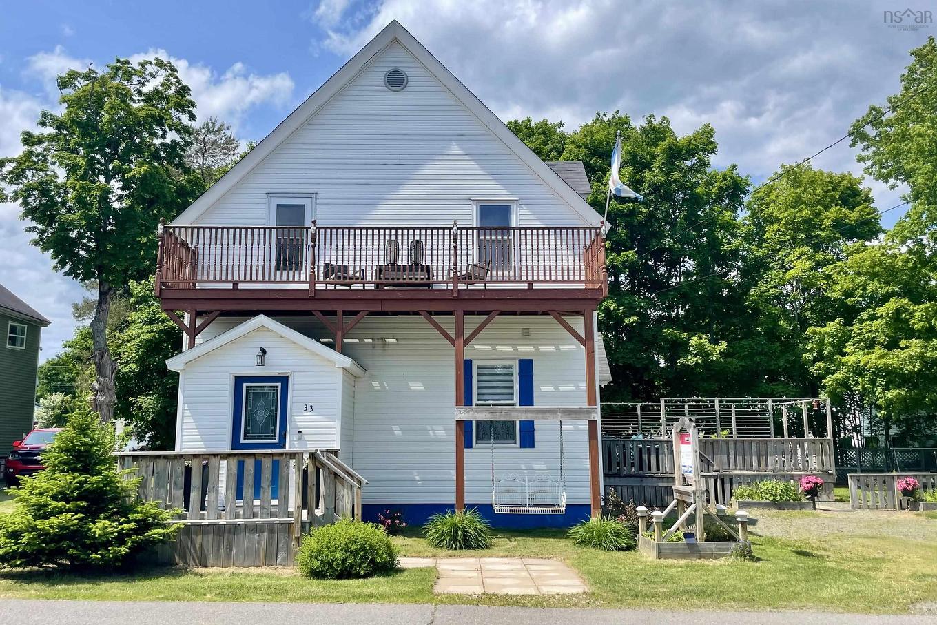 33 Pleasant Street, Parrsboro, NS