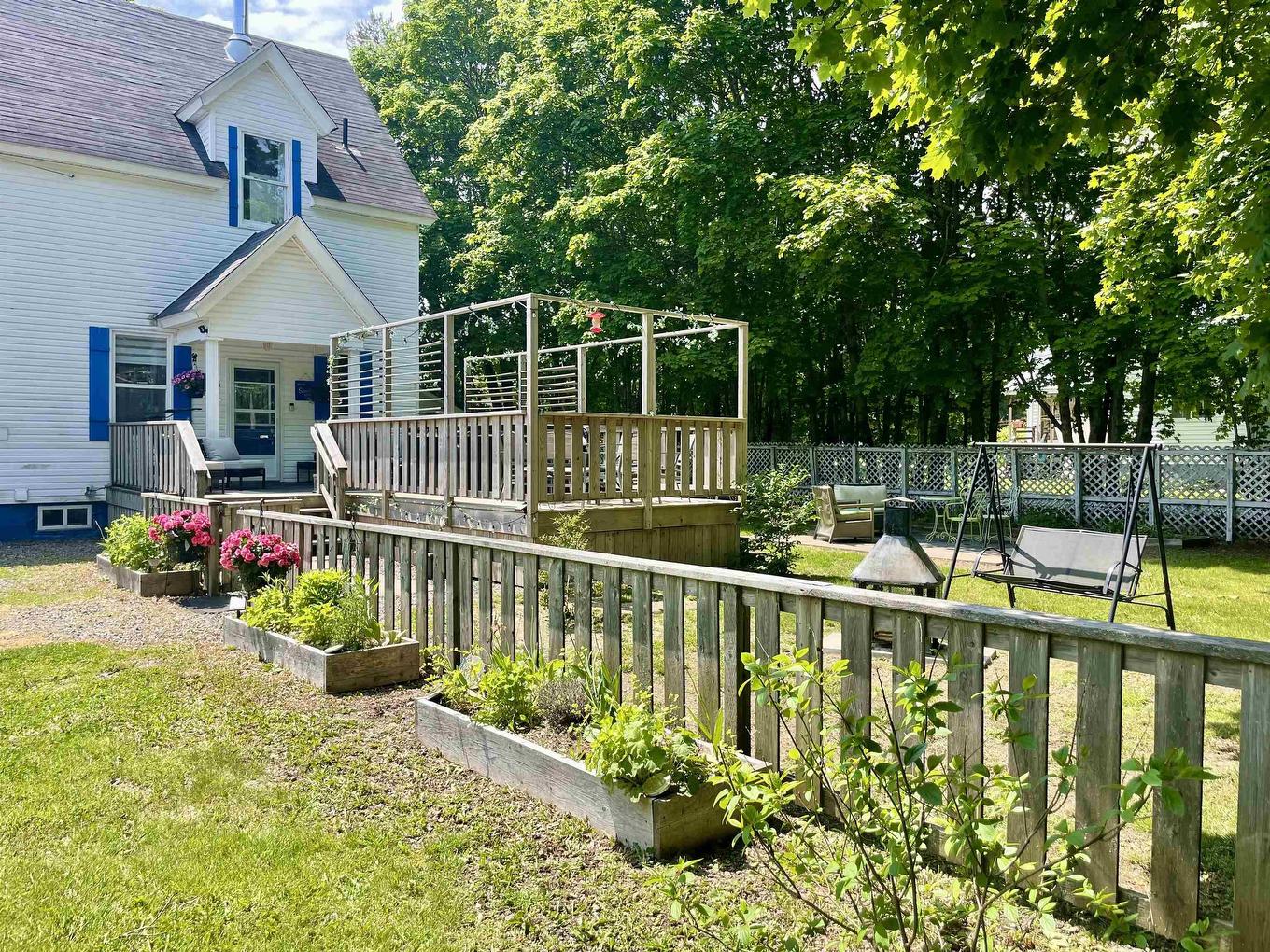 33 Pleasant Street, Parrsboro, NS