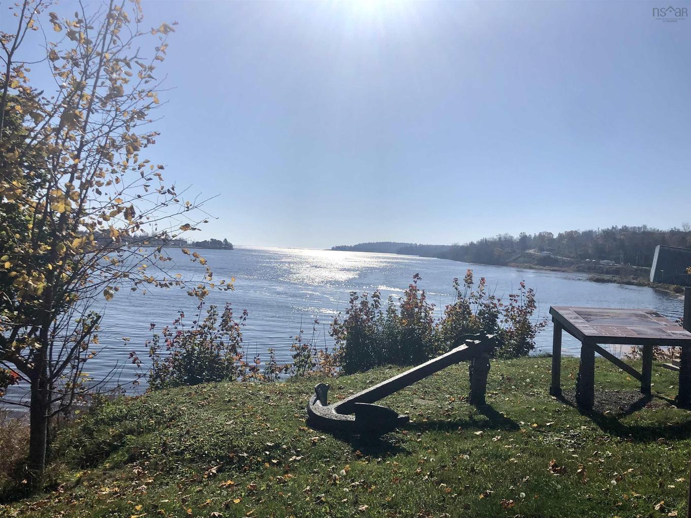 33 Pleasant Street, Parrsboro, NS