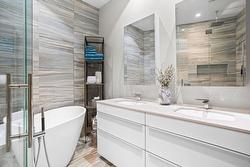 Ensuite bathroom -