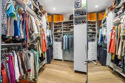Walk-in closet -
