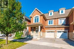 118 LIVANTE COURT Markham, ON L6C 0T8