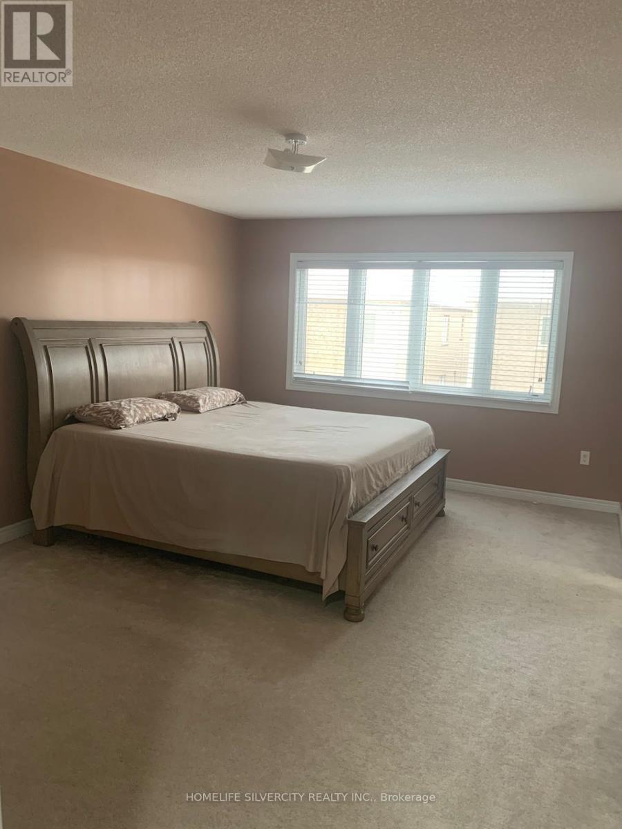 5 Almond Street, Brampton, ON - Indoor Photo Showing Bedroom