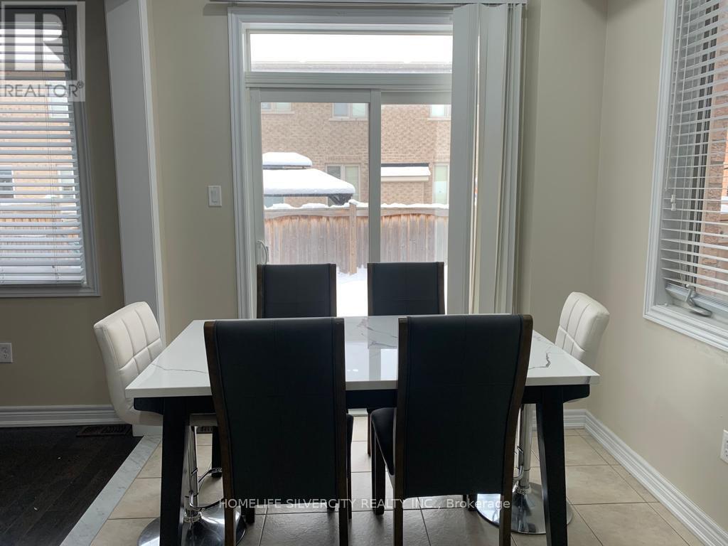 5 Almond Street, Brampton, ON - Indoor Photo Showing Dining Room