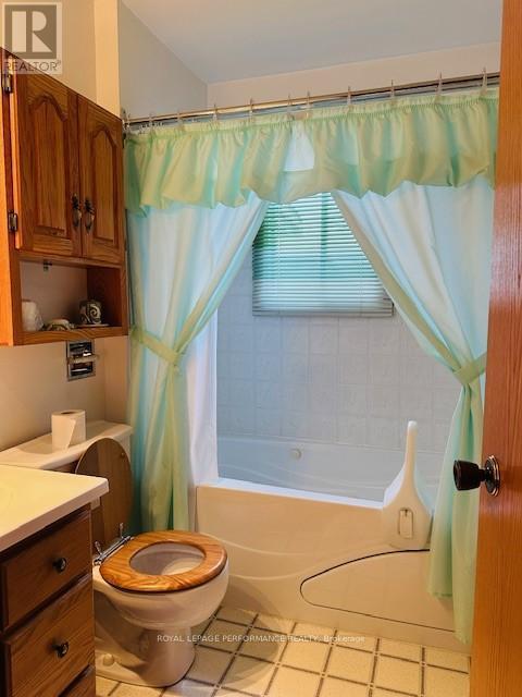 604 Eleventh Street E, Cornwall, ON - Indoor Photo Showing Bathroom
