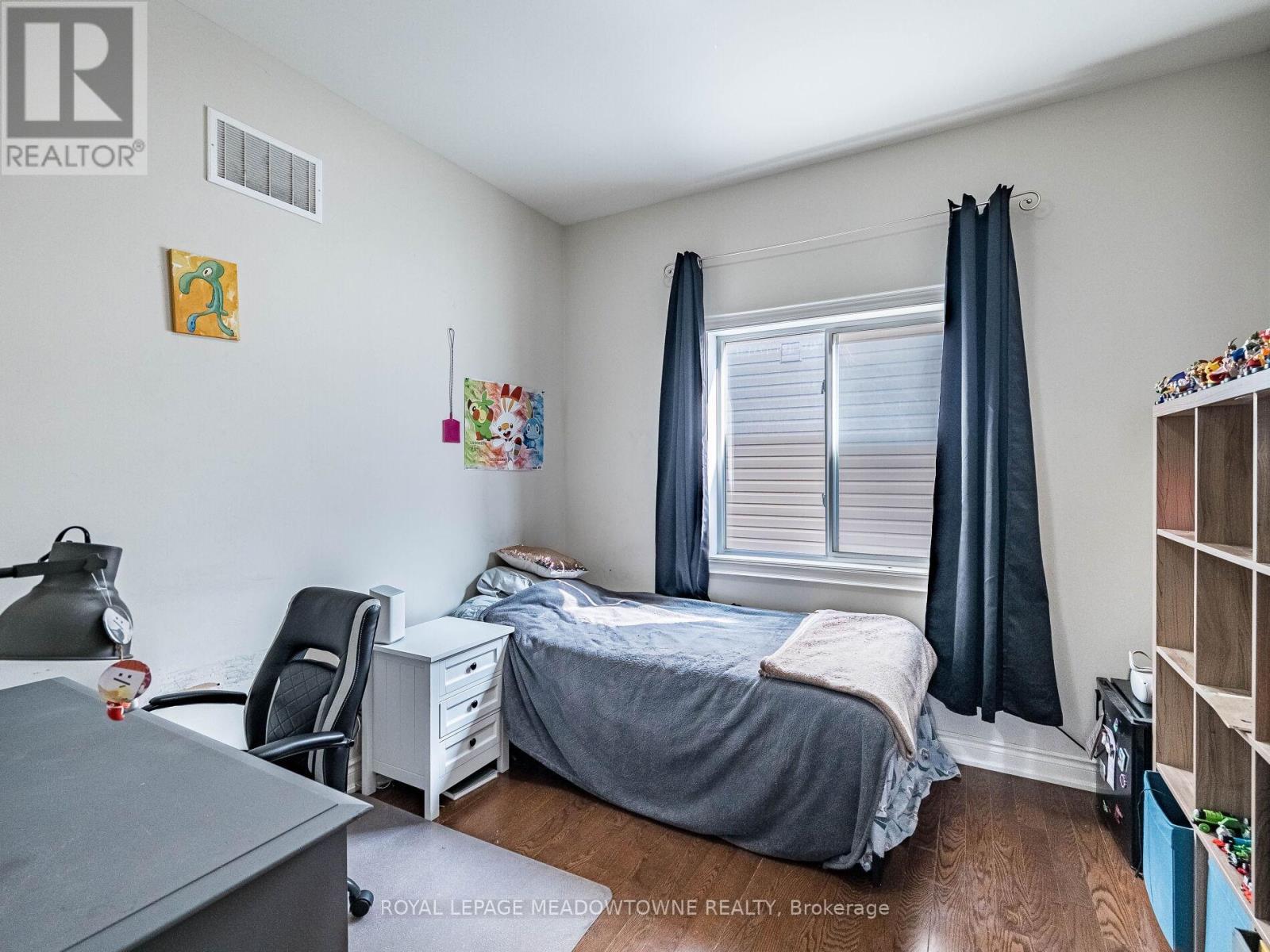 543 Wansbrough Way, Shelburne, ON - Indoor Photo Showing Bedroom
