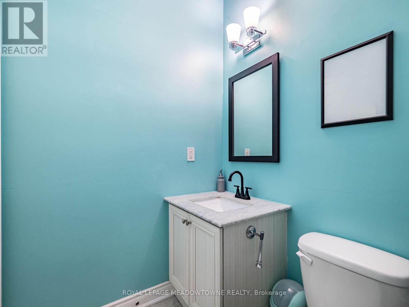 543 Wansbrough Way, Shelburne, ON - Indoor Photo Showing Bathroom