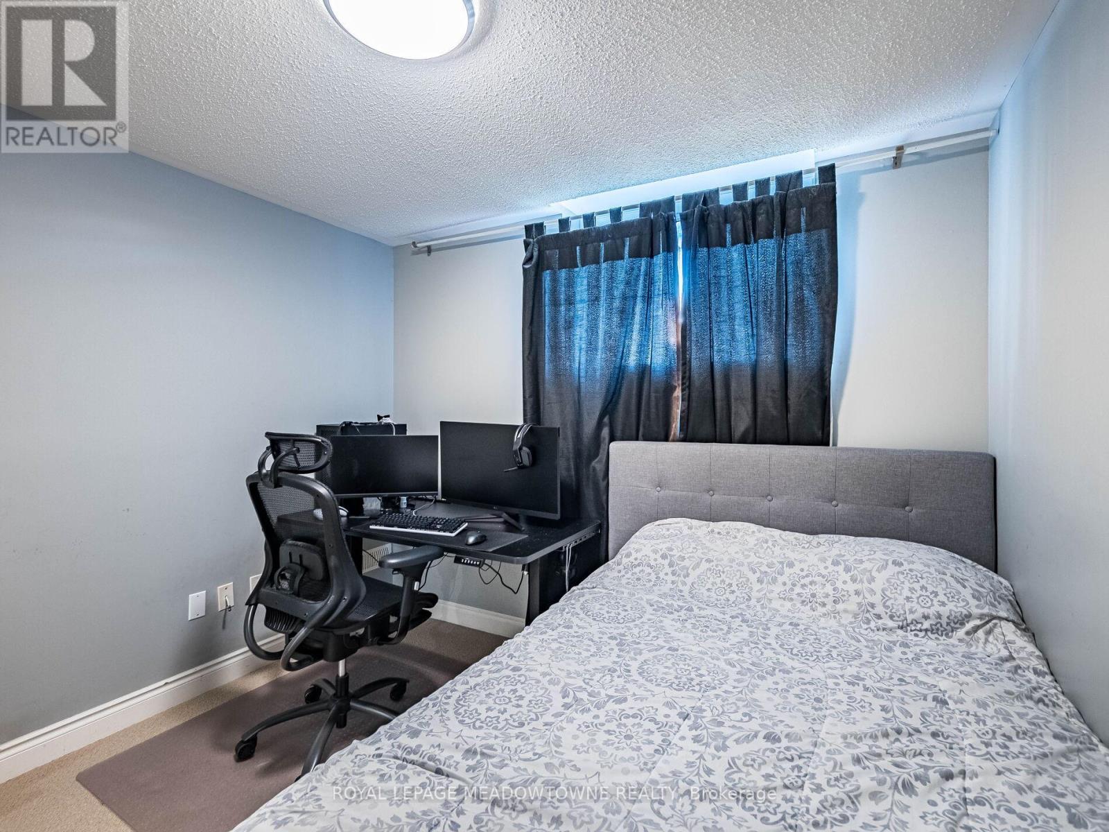 543 Wansbrough Way, Shelburne, ON - Indoor Photo Showing Bedroom