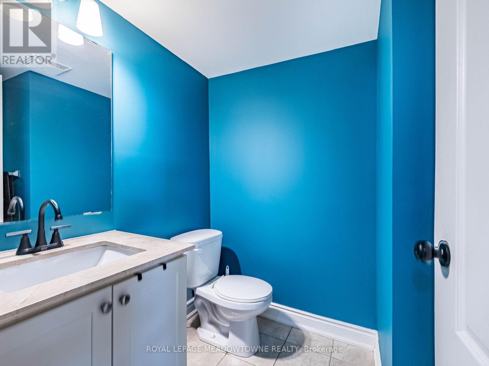 543 Wansbrough Way, Shelburne, ON - Indoor Photo Showing Bathroom
