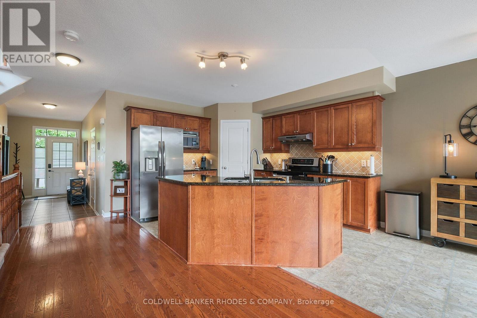 175 Destiny Private, Ottawa, ON - Indoor Photo Showing Kitchen