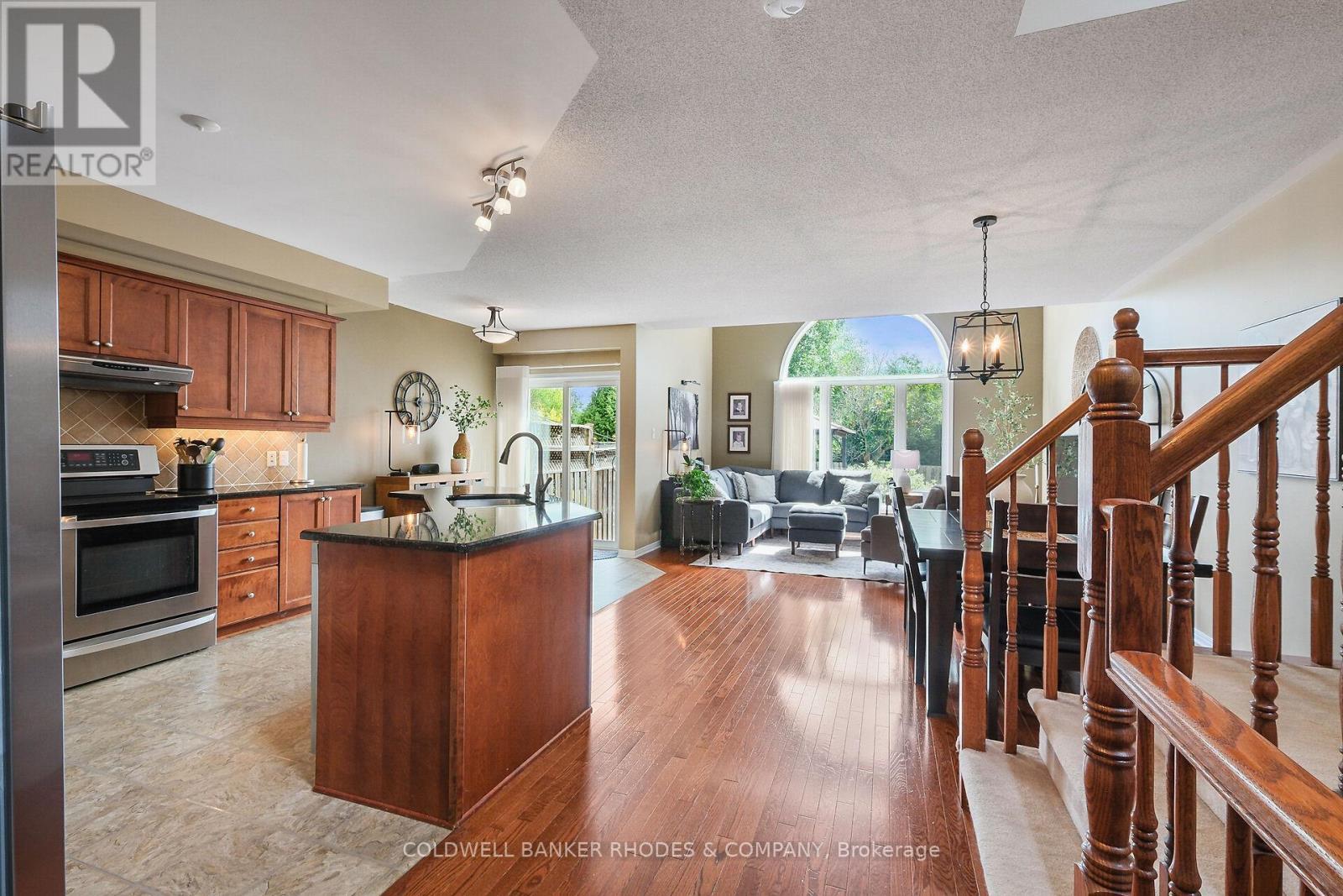175 Destiny Private, Ottawa, ON - Indoor Photo Showing Kitchen
