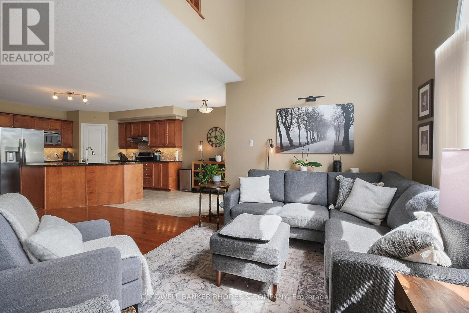 175 Destiny Private, Ottawa, ON - Indoor Photo Showing Living Room