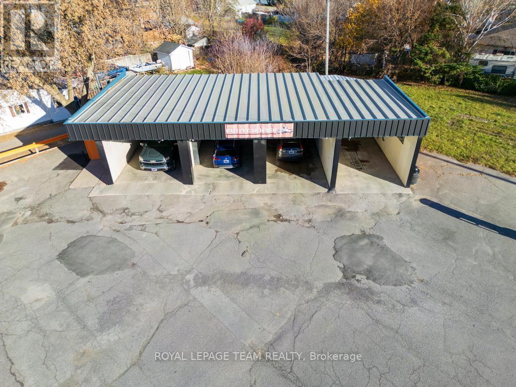 Year round business in - 12 Elgin Street E, Arnprior, ON