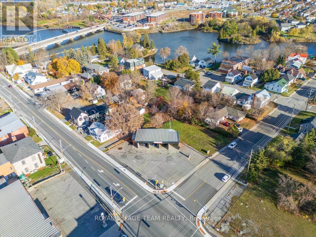 12 Elgin Street E, Arnprior, ON