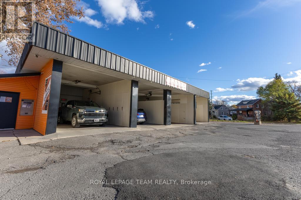 12 Elgin Street E, Arnprior, ON