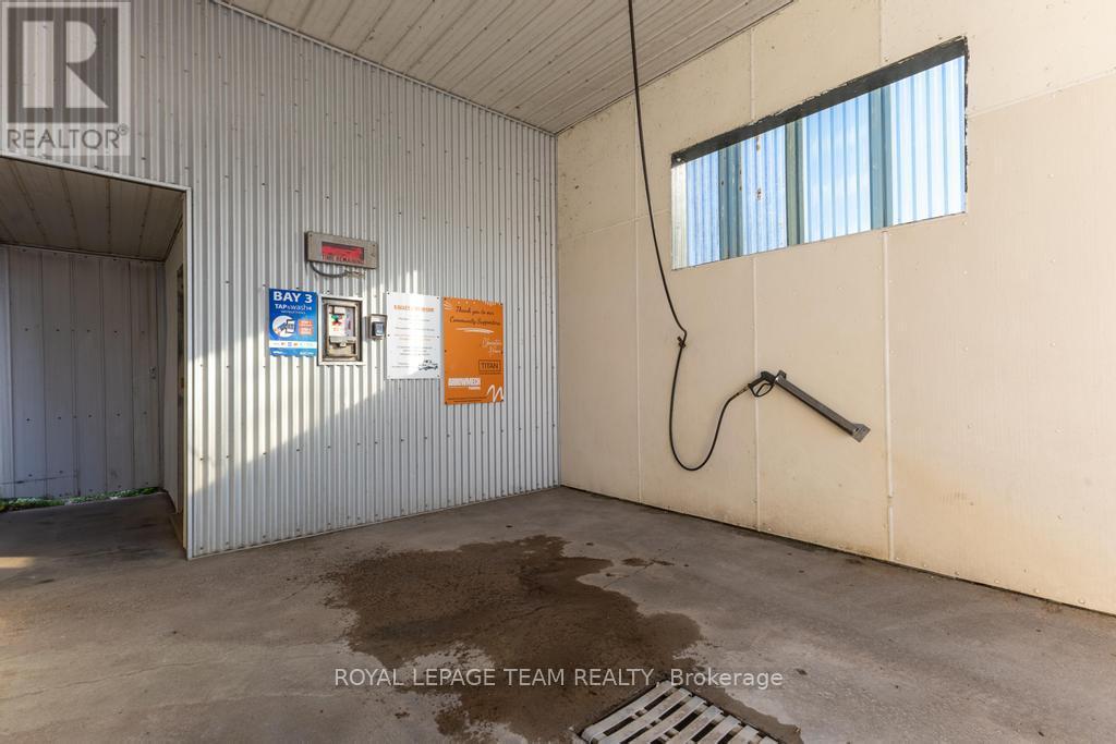 New Guns - 12 Elgin Street E, Arnprior, ON