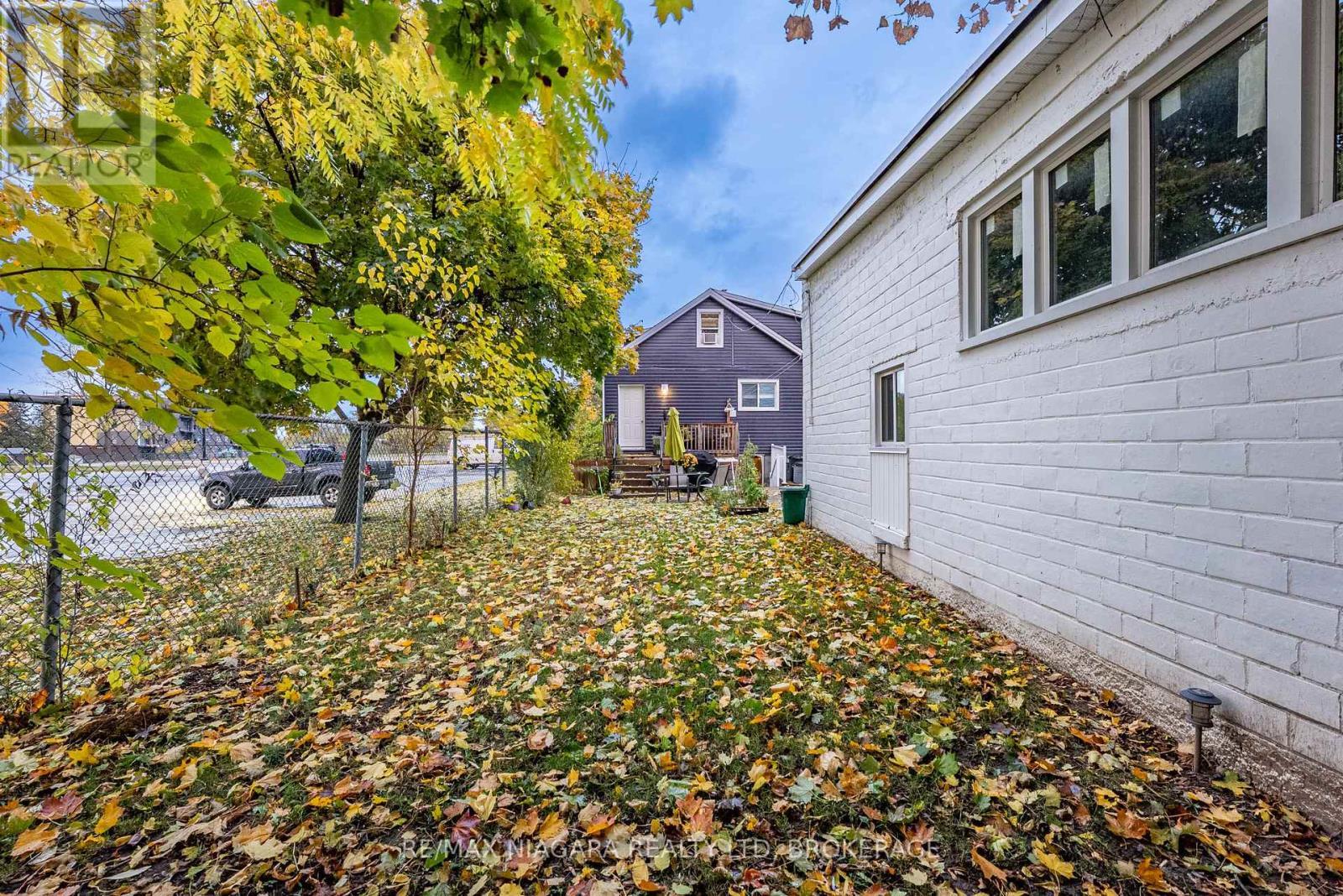 Upper - 39 Carleton Street N, Thorold (Thorold Downtown), ON - Outdoor