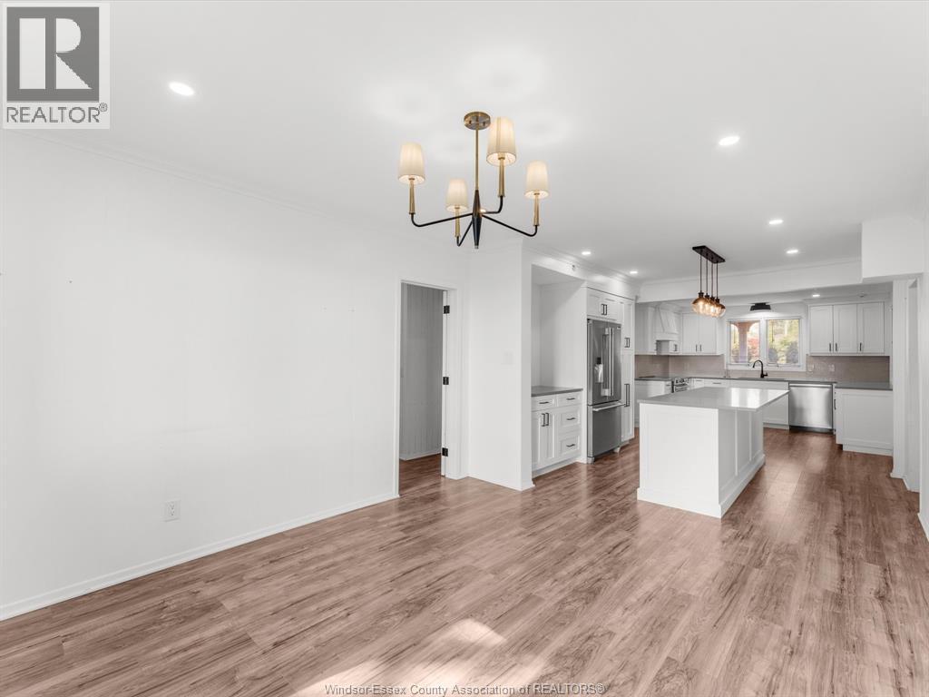 13050 Riverside Drive East, Tecumseh, ON - Indoor Photo Showing Kitchen