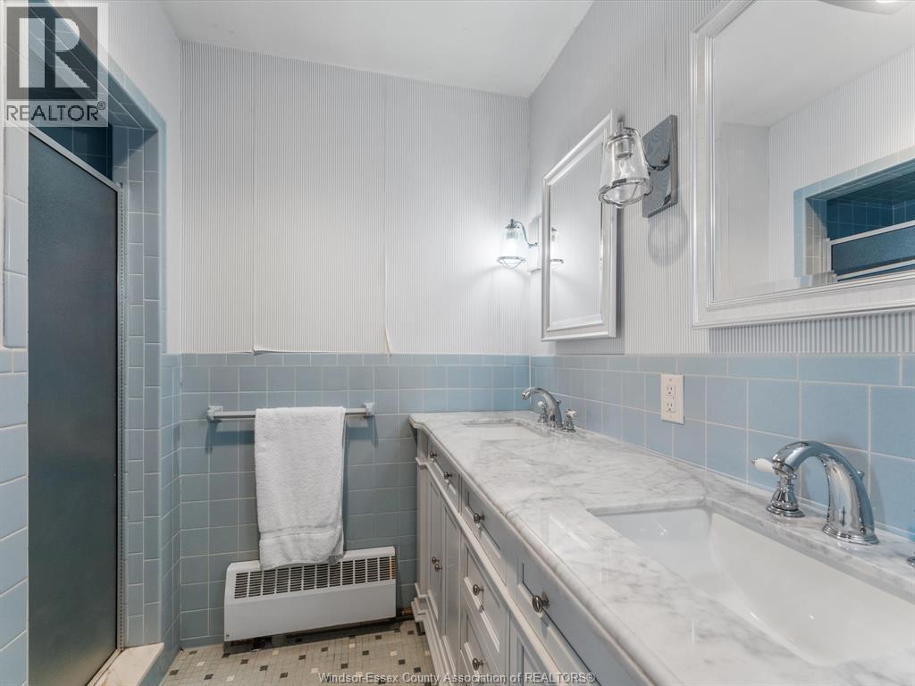 13050 Riverside Drive East, Tecumseh, ON - Indoor Photo Showing Bathroom