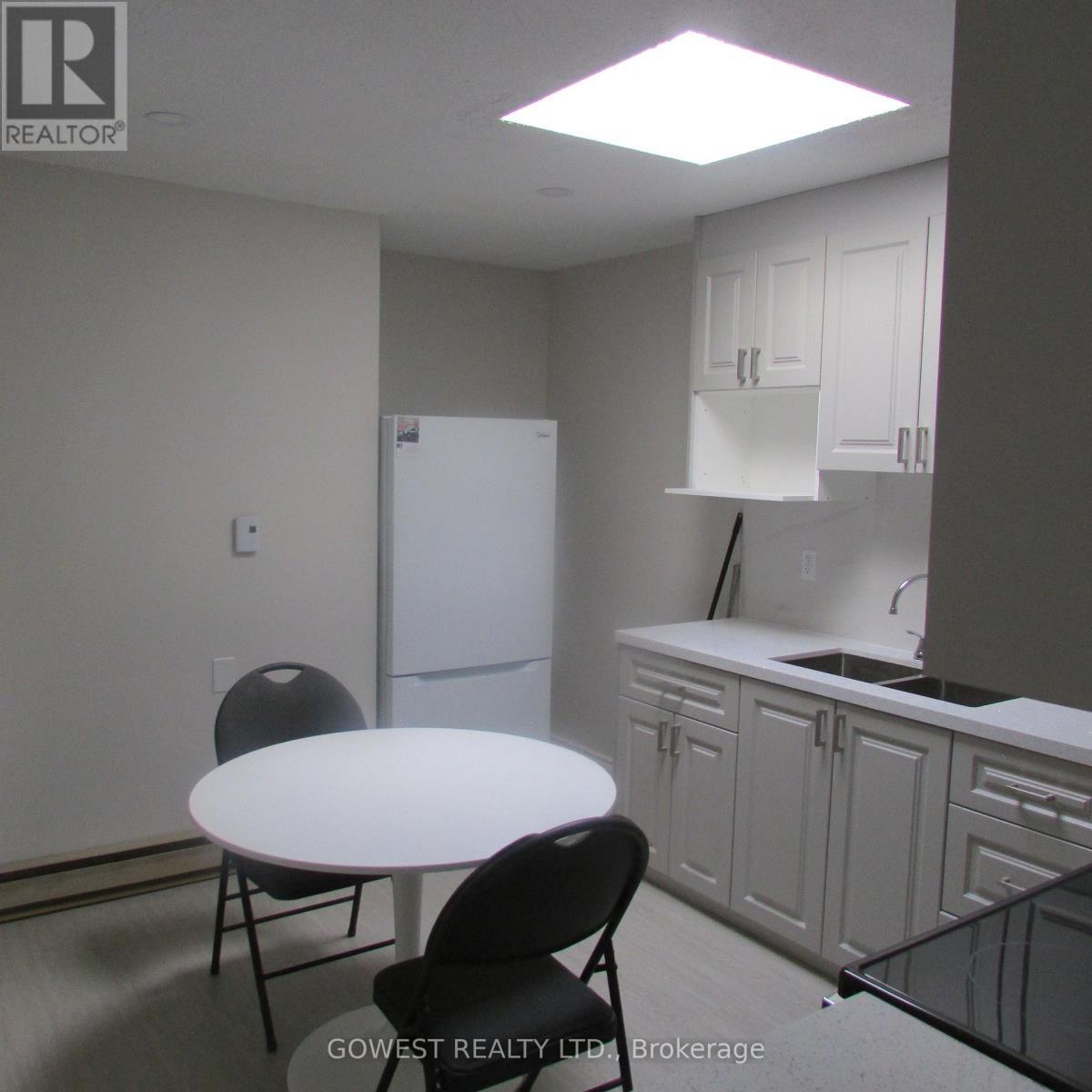 3Rd Floor - 24A Roncesvalles Avenue, Toronto, ON - Indoor Photo Showing Kitchen With Double Sink