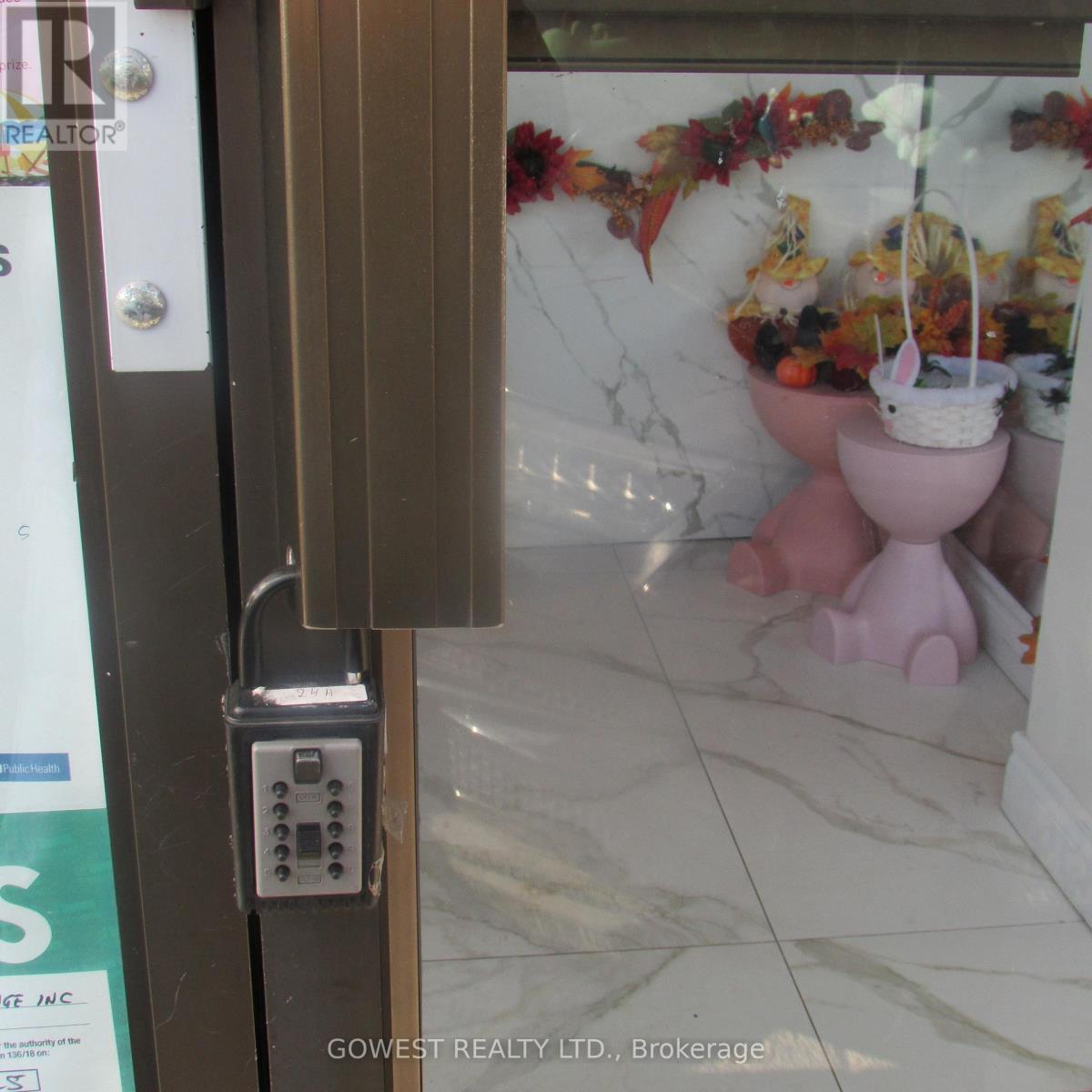 3Rd Floor - 24A Roncesvalles Avenue, Toronto, ON -