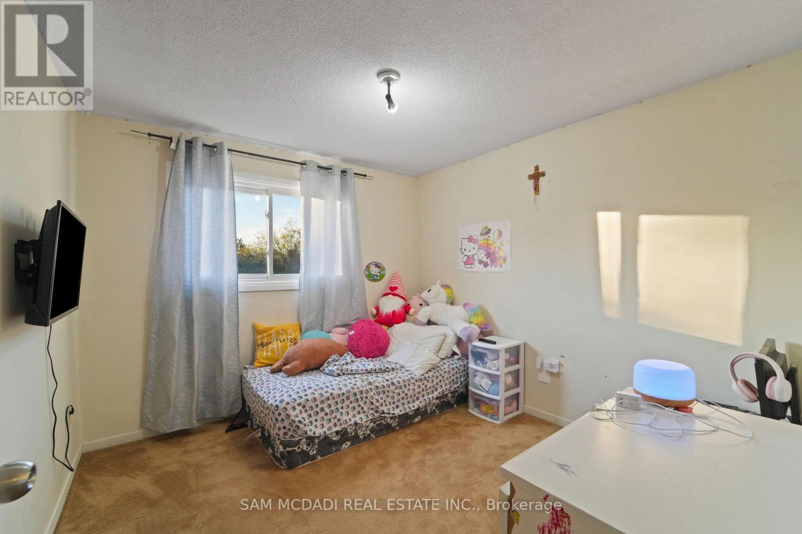 7262 Corrine Crescent, Mississauga, ON - Indoor Photo Showing Bedroom