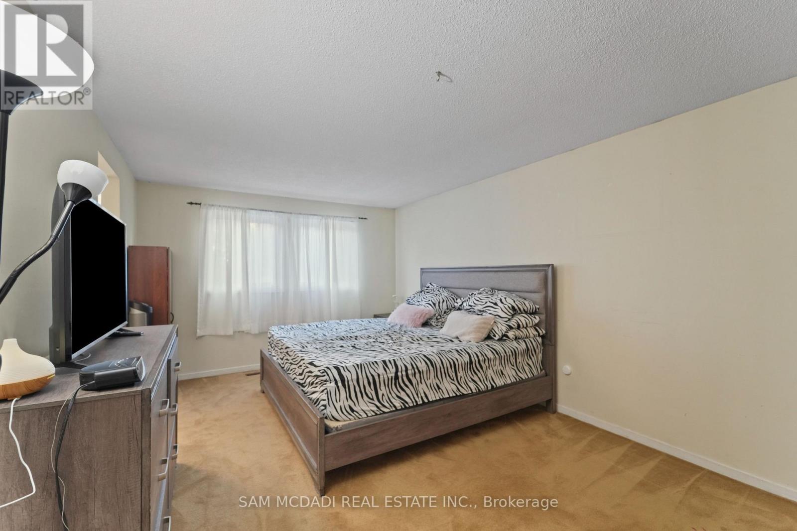 7262 Corrine Crescent, Mississauga, ON - Indoor Photo Showing Bedroom