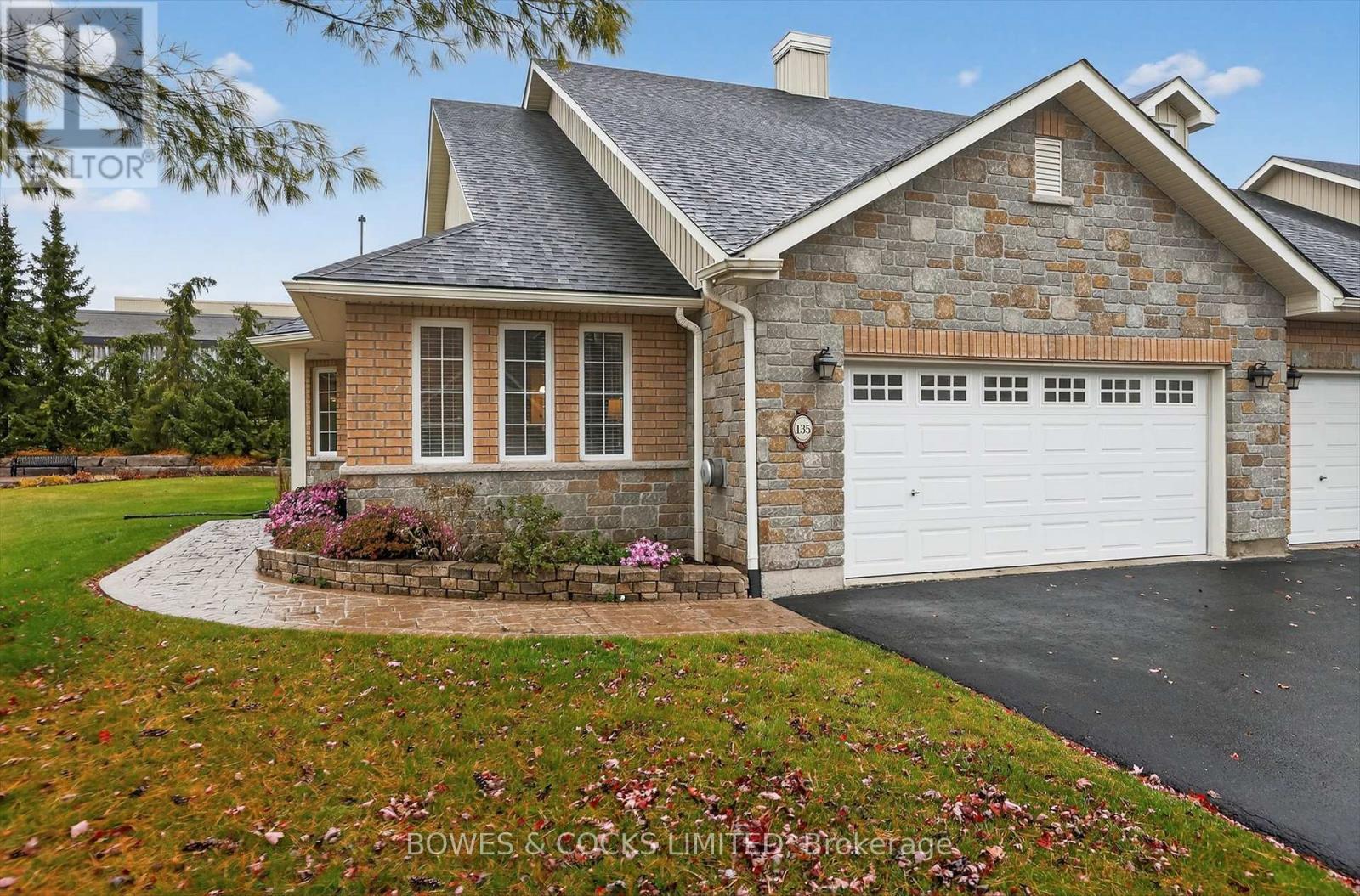 63 - 135 Village Crescent, Peterborough (Otonabee Ward 1), ON - Outdoor