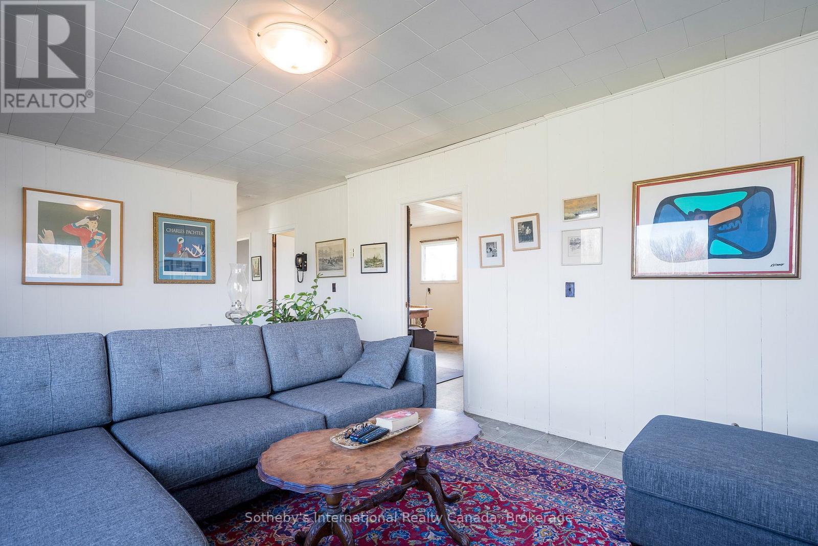 315298 3Rd Line A, Grey Highlands, ON - Indoor Photo Showing Living Room