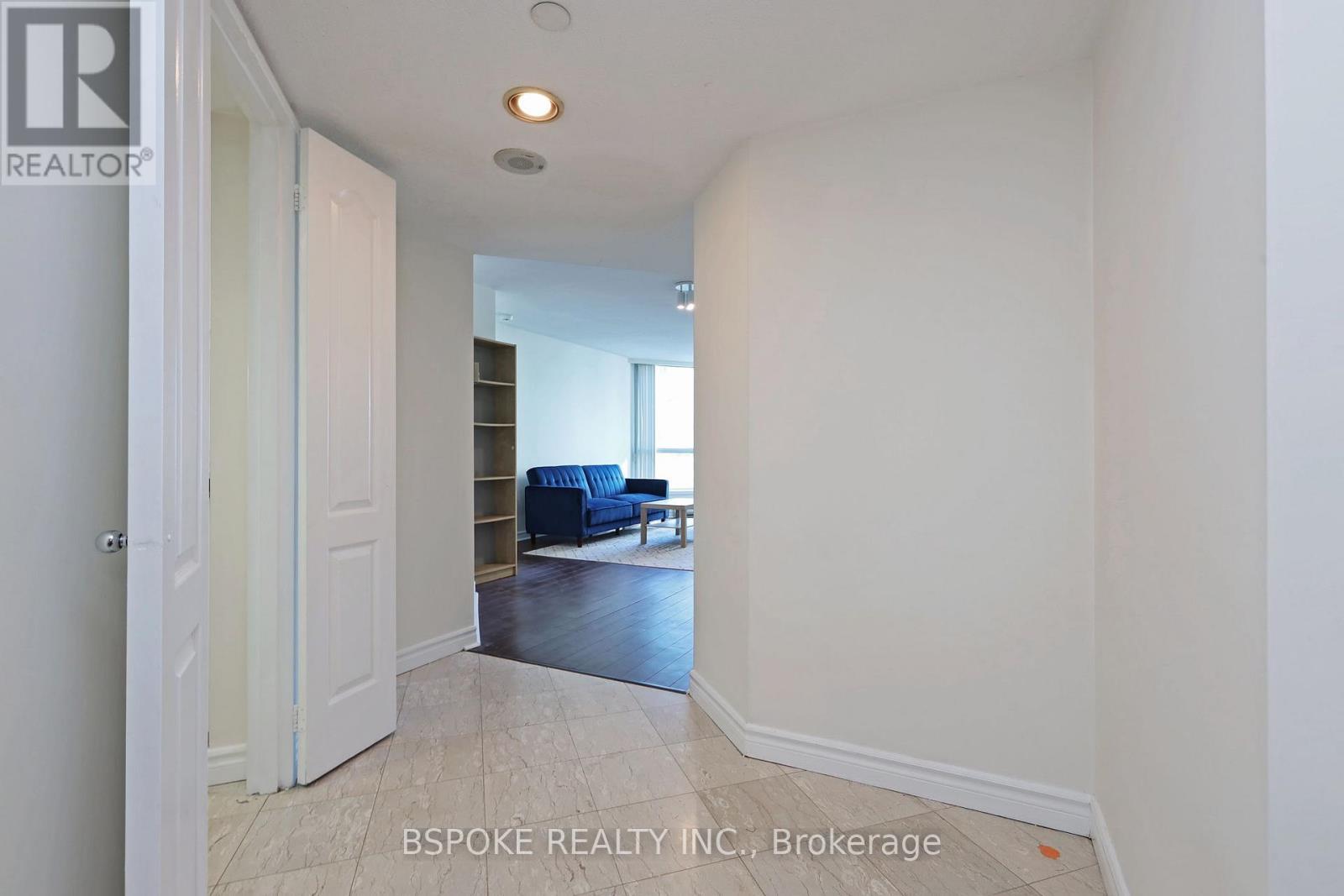 2500 - 38 Elm Street, Toronto, ON - Indoor Photo Showing Other Room