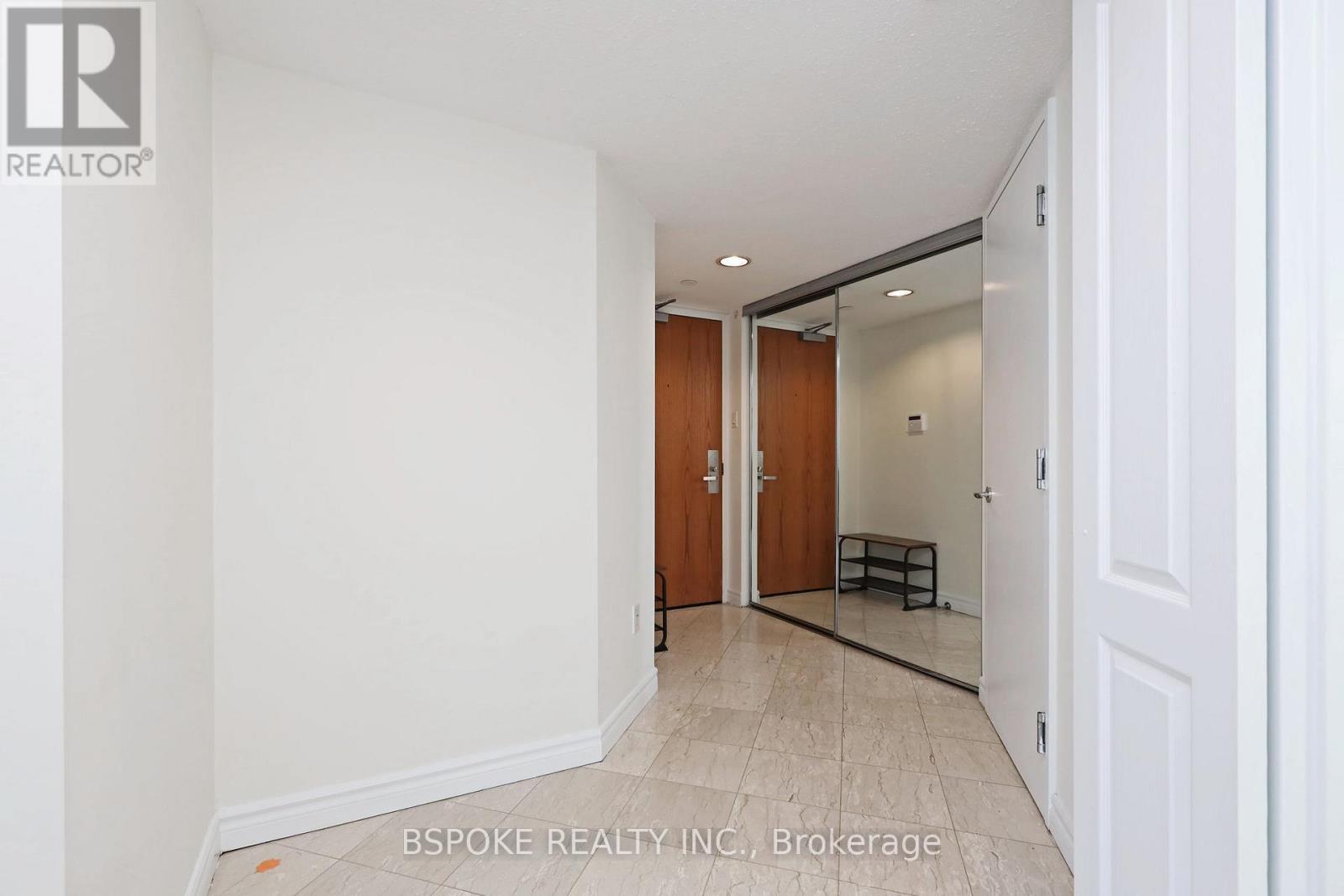 2500 - 38 Elm Street, Toronto, ON - Indoor Photo Showing Other Room