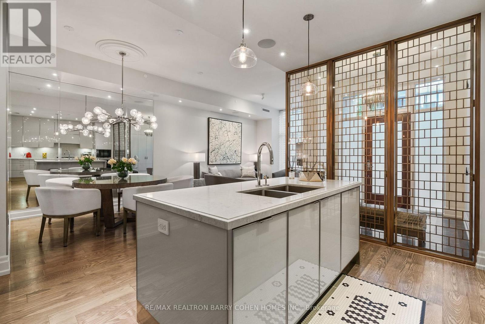 133 Pears Avenue, Toronto, ON - Indoor Photo Showing Kitchen With Double Sink With Upgraded Kitchen