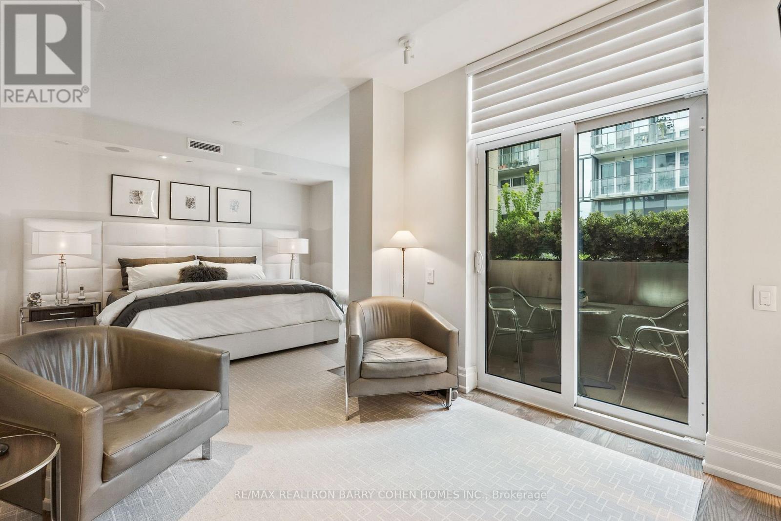 133 Pears Avenue, Toronto, ON - Indoor Photo Showing Bedroom