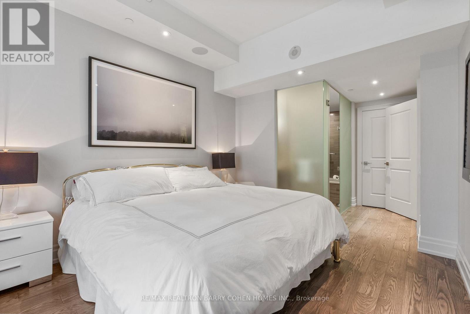 133 Pears Avenue, Toronto, ON - Indoor Photo Showing Bedroom