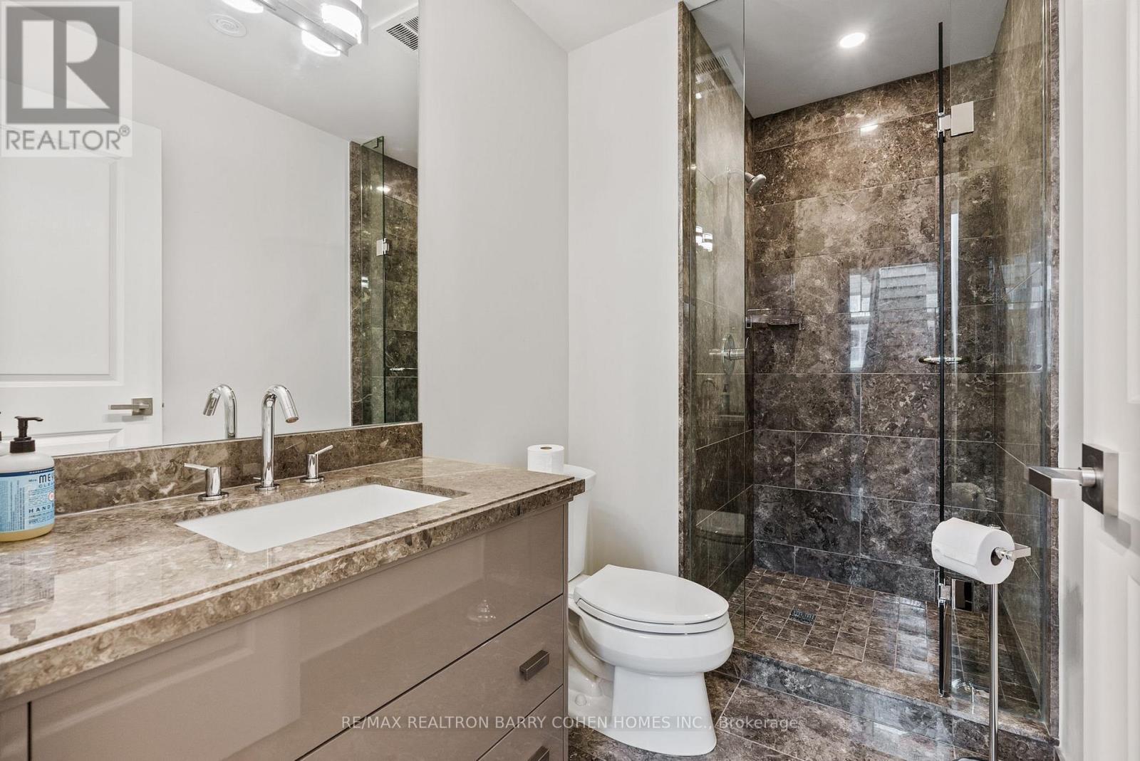 133 Pears Avenue, Toronto, ON - Indoor Photo Showing Bathroom