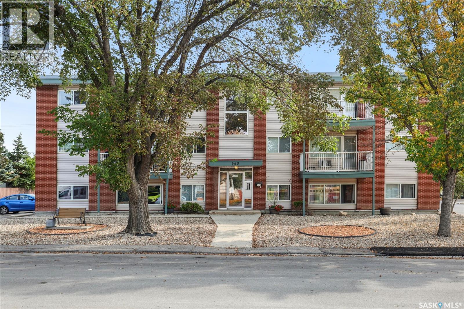 15 365 Angus Street, Regina, SK - Outdoor With Balcony With Facade