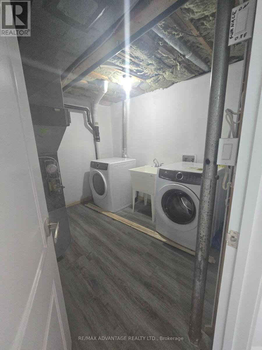 Lower - 162 Speight Boulevard, London East (East I), ON - Indoor Photo Showing Laundry Room