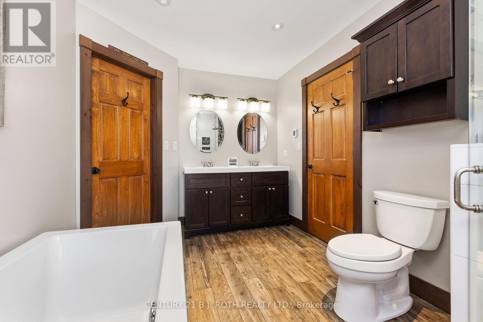 64 Mccords Road, Mckellar, ON - Indoor Photo Showing Bathroom