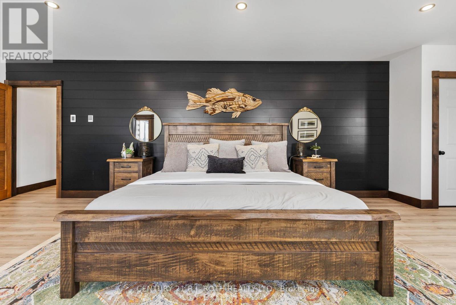 64 Mccords Road, Mckellar, ON - Indoor Photo Showing Bedroom